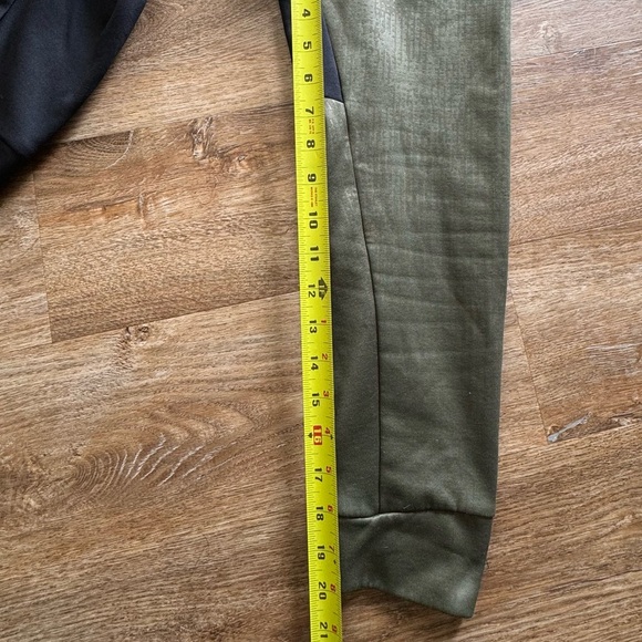 Hoody - Picture 5 of 10